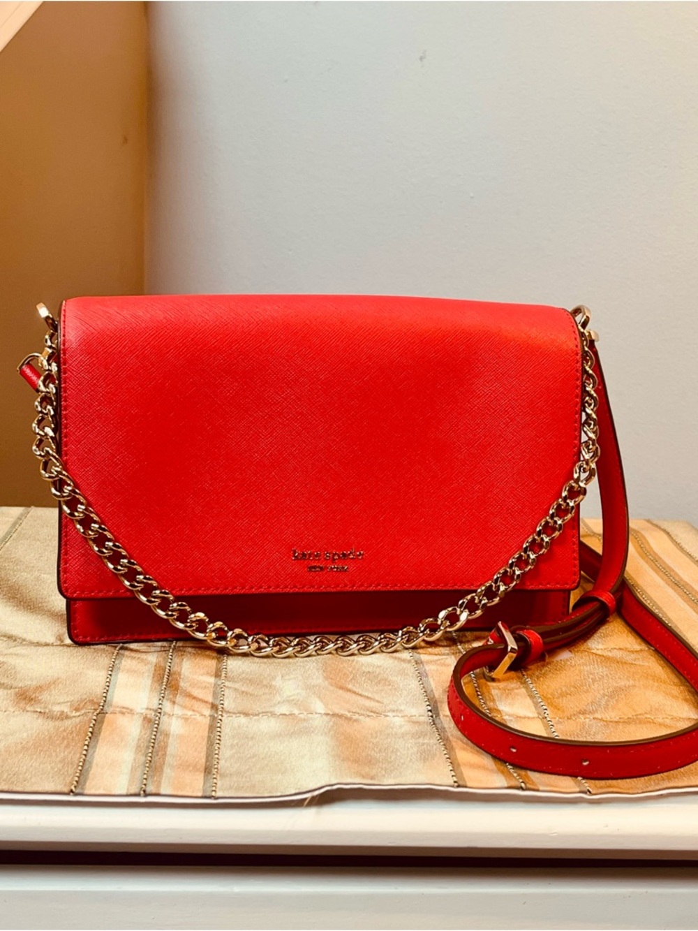 kate spade Red Saffiano Leather Crossbody, with extra Gold Chain for Versatility